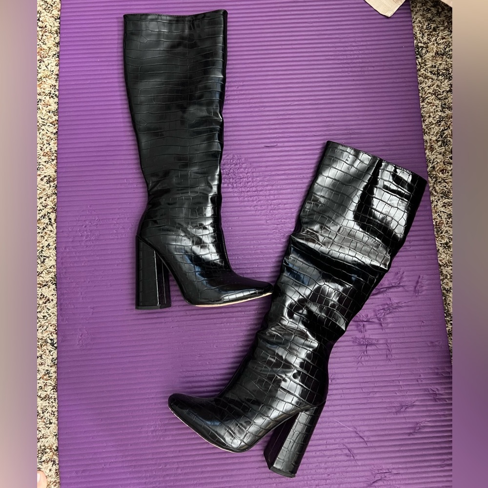 Croc knee high black boots 6.5 women’s